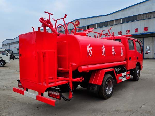 東風(fēng)雙排座消防灑水車(chē)