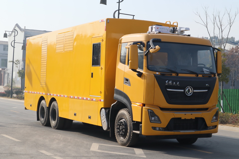 國(guó)六東風(fēng)天龍電源車(chē).jpg